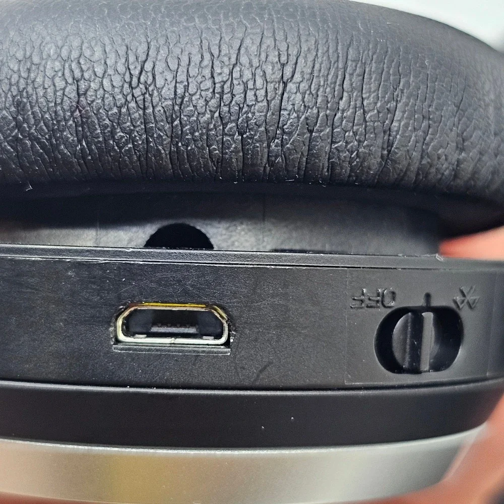 Jabra Evolve 65 Wireless Bluetooth Headset HSC018W with Charging Stand & Case